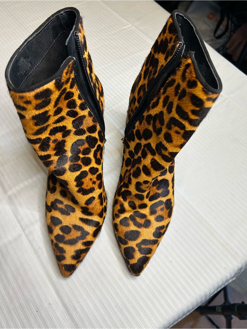 Vince Camuto Nandi2 Pointed Toe Hair Calf Leopard Stiletto Heel Ankle Boots SZ 7